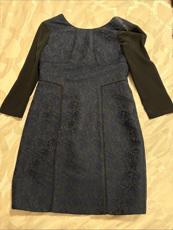 Dresses & Skirts - Women's Navy Lace Sheath Dress with Black Sleeves
